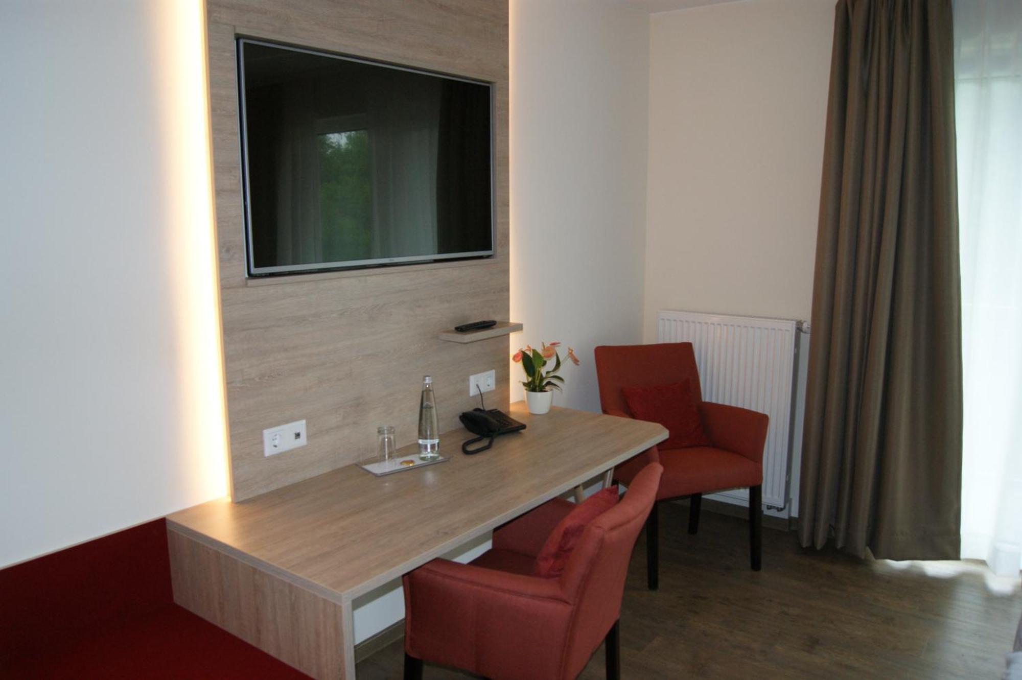 Hotel Restaurant Muckensee Lorch Room photo